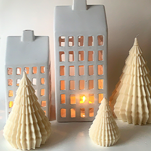 Load image into Gallery viewer, Llourdes